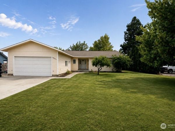 8831 NE Hillcrest Drive, Moses Lake, WA 98837