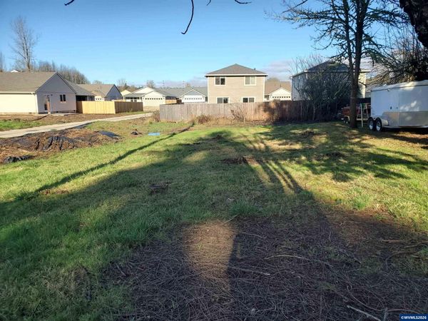 1951 15th Av SW, Albany, OR 97321