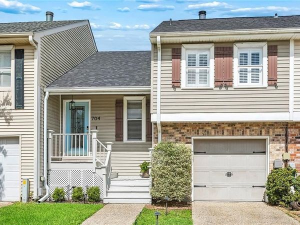 704 OLD METAIRIE Drive, Metairie, LA 70001