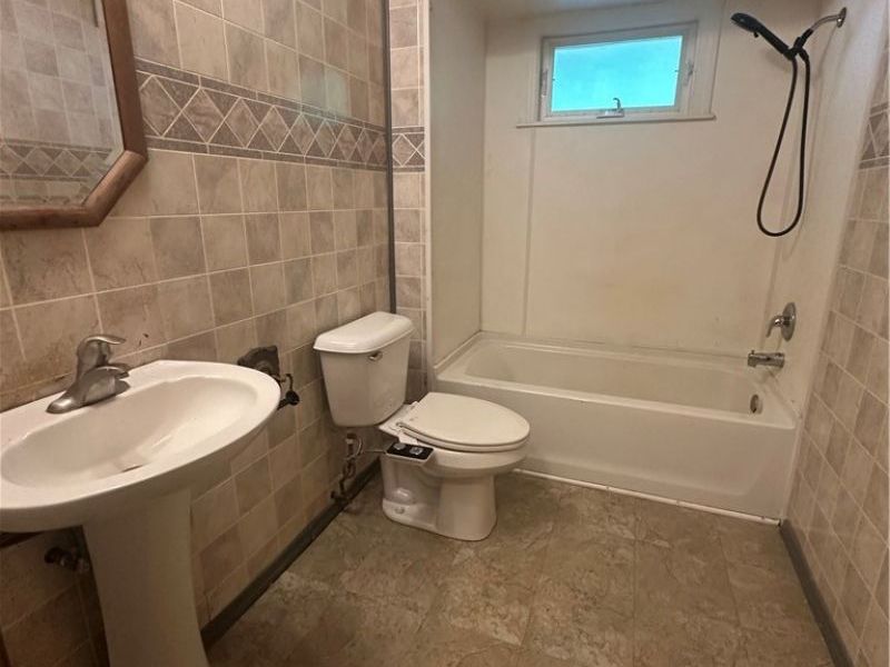 4918 Lakeview Road, West Farmington, OH 44491 Photo 12