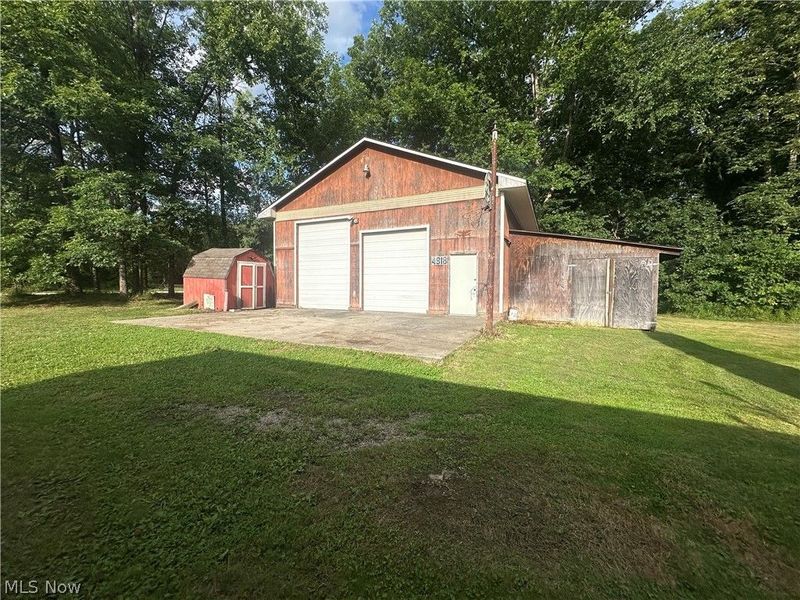 4918 Lakeview Road, West Farmington, OH 44491 Photo 2