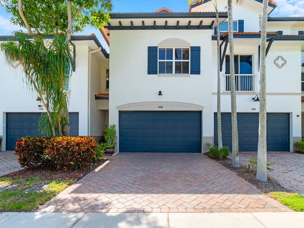 128 W Prive Circle, Delray Beach, FL 33445