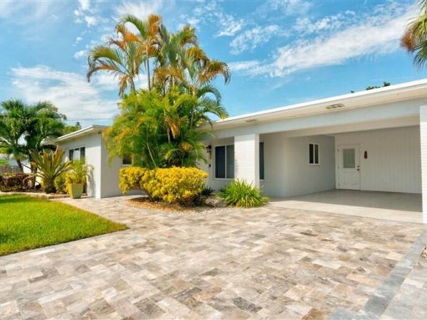 701 SE 1ST Street, Boynton Beach, FL 33435