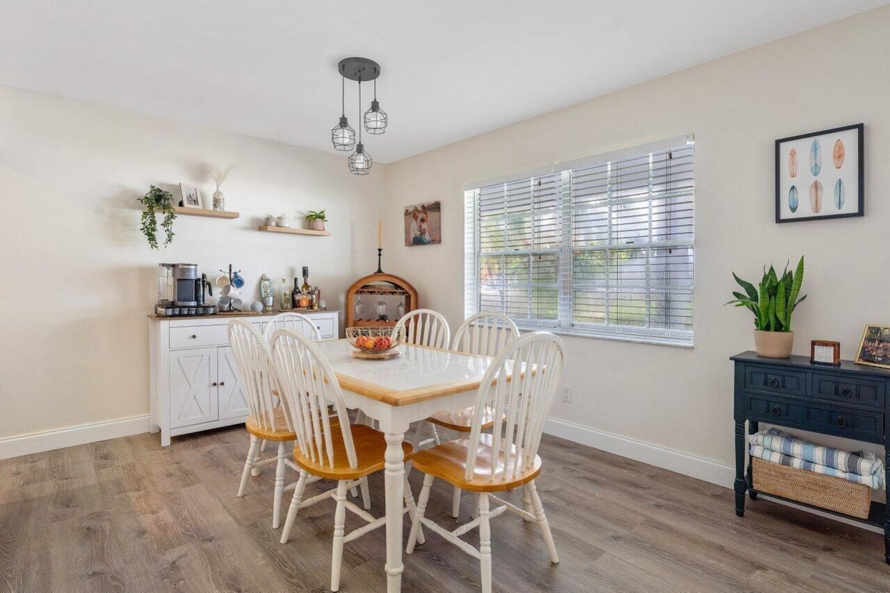 2455 NE 51st Street, Unit E102, Fort Lauderdale, FL 33308 Photo
