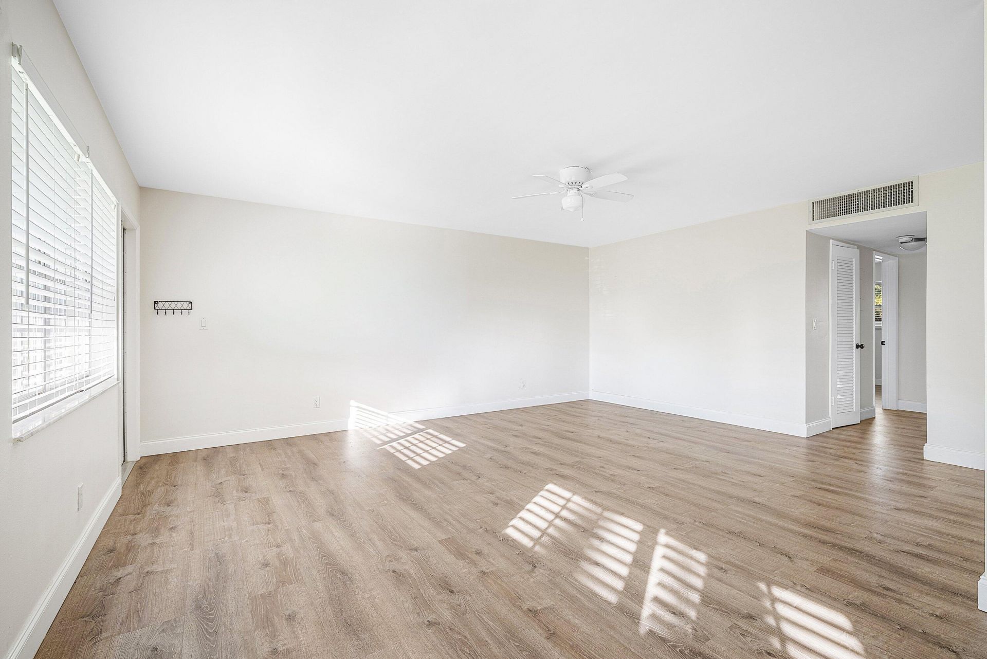 2455 NE 51st Street, Unit E102, Fort Lauderdale, FL 33308 Photo