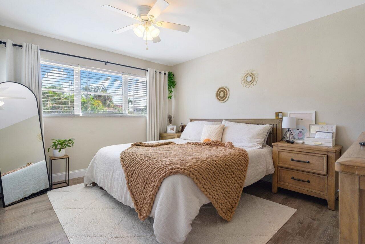 2455 NE 51st Street, Unit E102, Fort Lauderdale, FL 33308 Photo