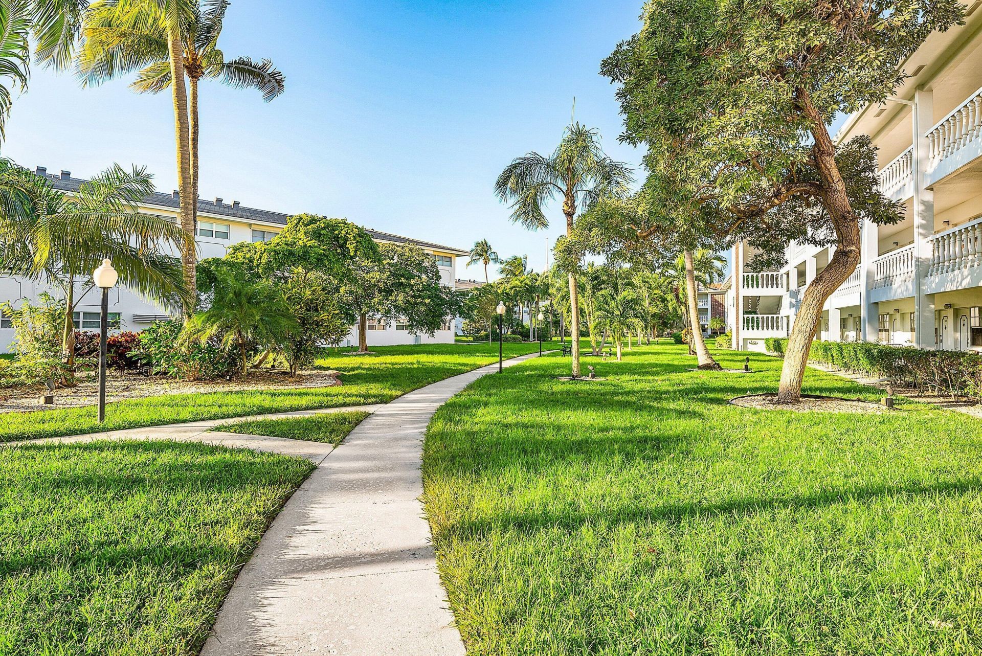 2455 NE 51st Street, Unit E102, Fort Lauderdale, FL 33308 Photo
