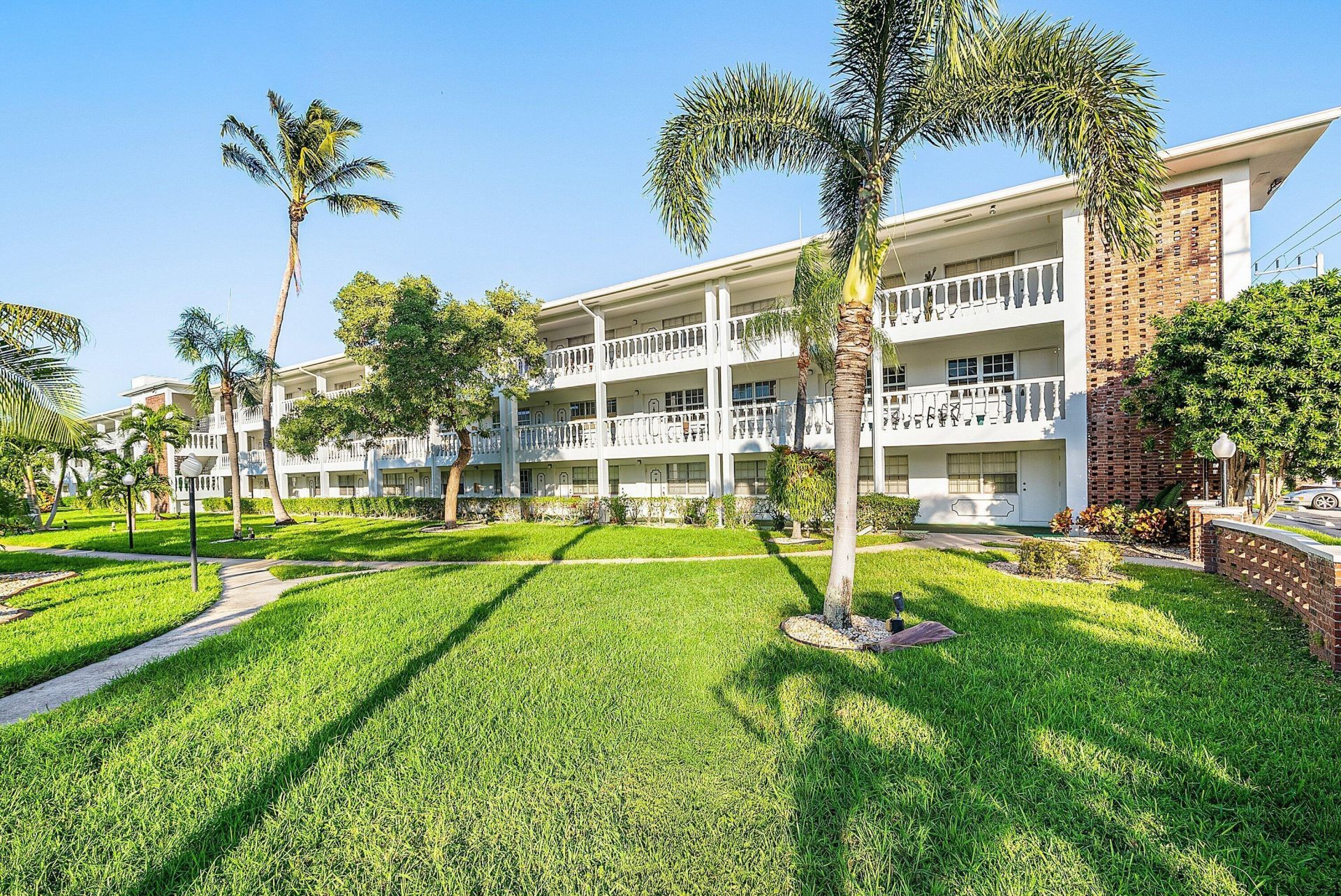 2455 NE 51st Street, Unit E102, Fort Lauderdale, FL 33308 Photo