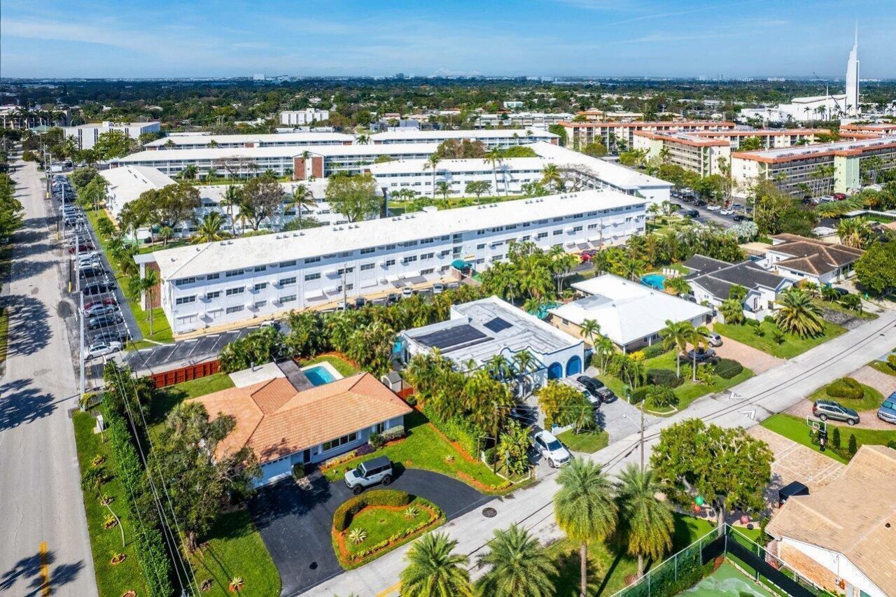 2455 NE 51st Street, Unit E102, Fort Lauderdale, FL 33308 Photo