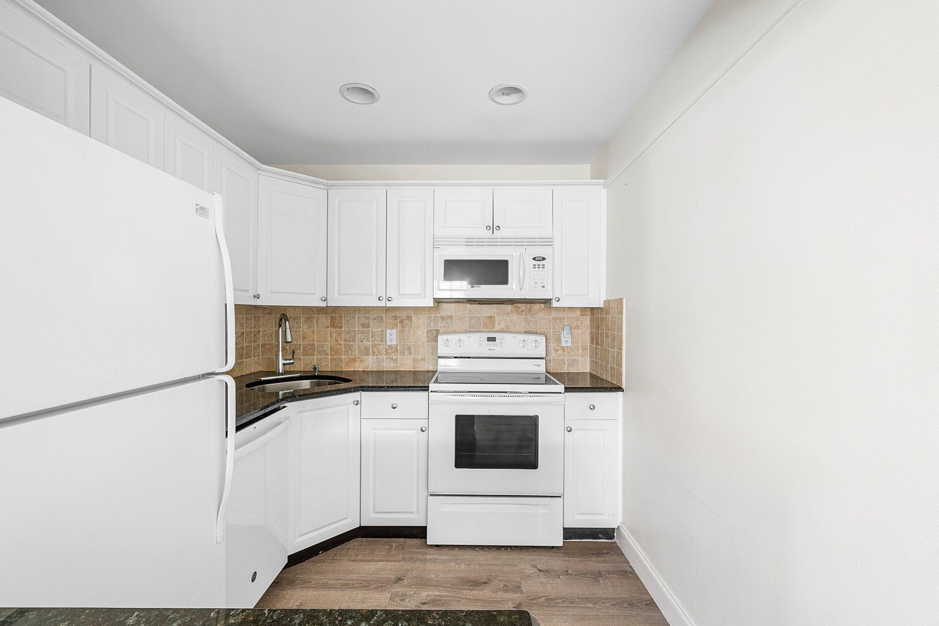 2455 NE 51st Street, Unit E102, Fort Lauderdale, FL 33308 Photo
