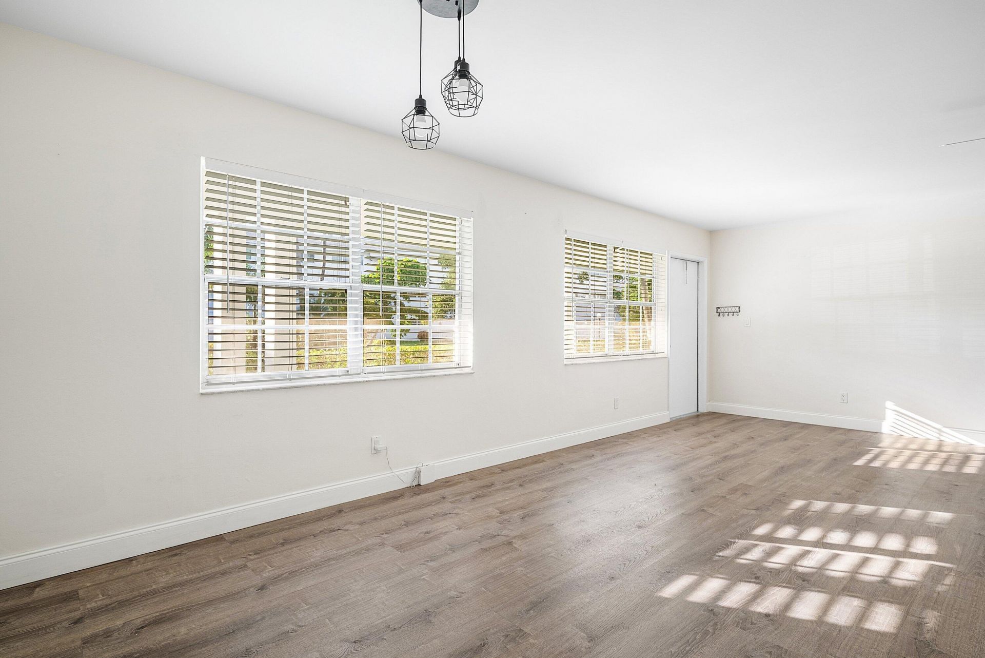 2455 NE 51st Street, Unit E102, Fort Lauderdale, FL 33308 Photo