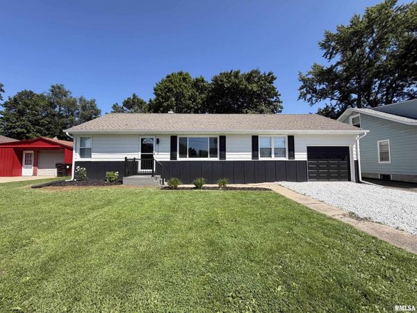 112 E DOUGLAS Street, Princeville, IL 61559