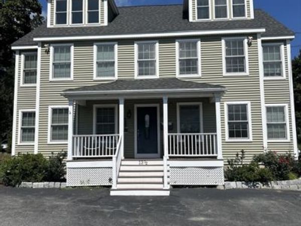 13 1/2 Merrimac St, Unit 1, Amesbury, MA 01913