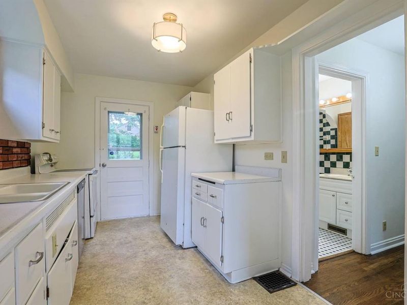 4712 Basil Lane, Delhi Township, OH 45238 Photo 15