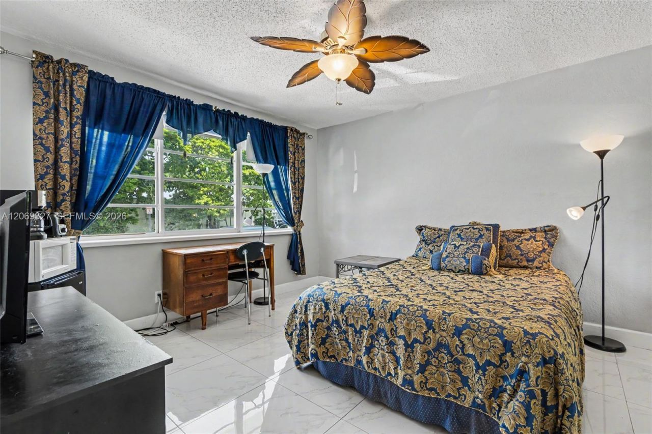 350 S Shore Dr, Unit 15, Miami Beach, FL 33141 Photo