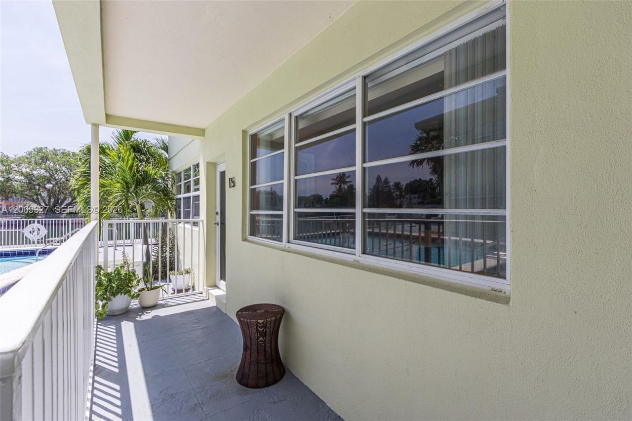 350 S Shore Dr, Unit 15, Miami Beach, FL 33141 Photo