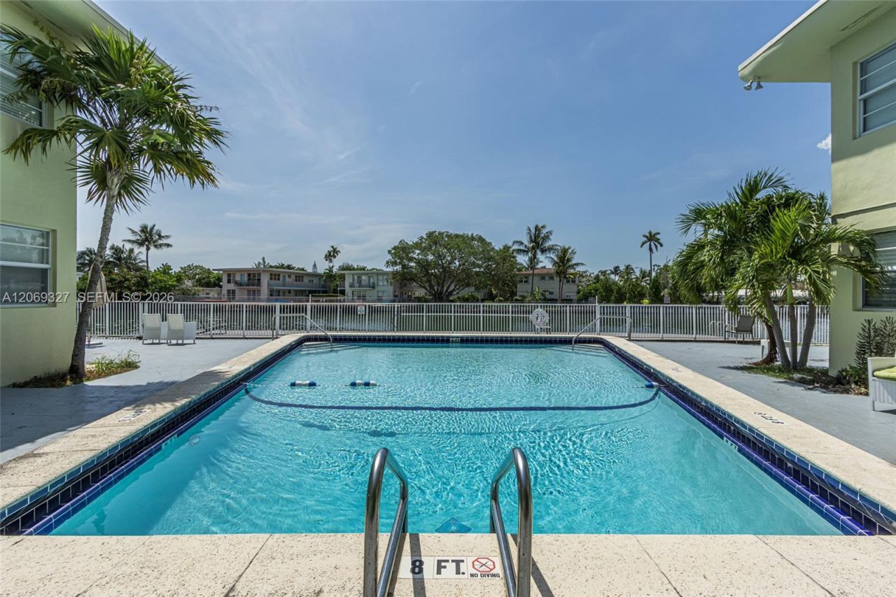 350 S Shore Dr, Unit 15, Miami Beach, FL 33141 Photo