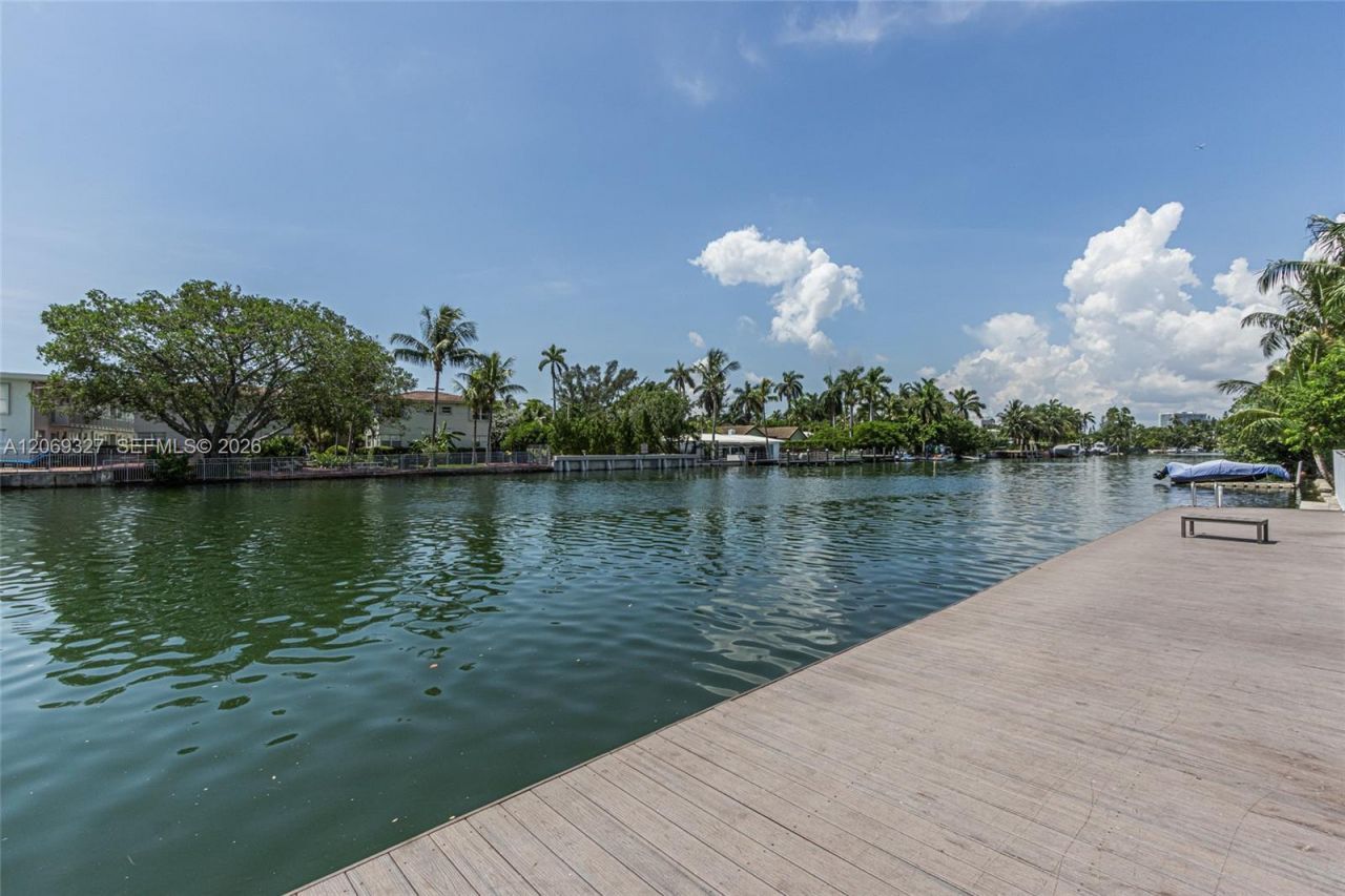 350 S Shore Dr, Unit 15, Miami Beach, FL 33141 Photo