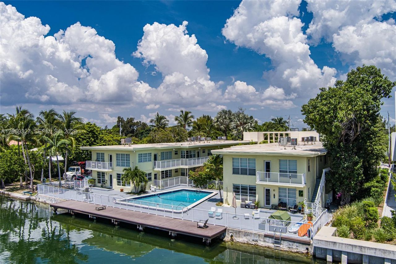 350 S Shore Dr, Unit 15, Miami Beach, FL 33141 Photo