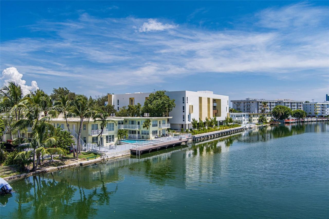 350 S Shore Dr, Unit 15, Miami Beach, FL 33141 Photo