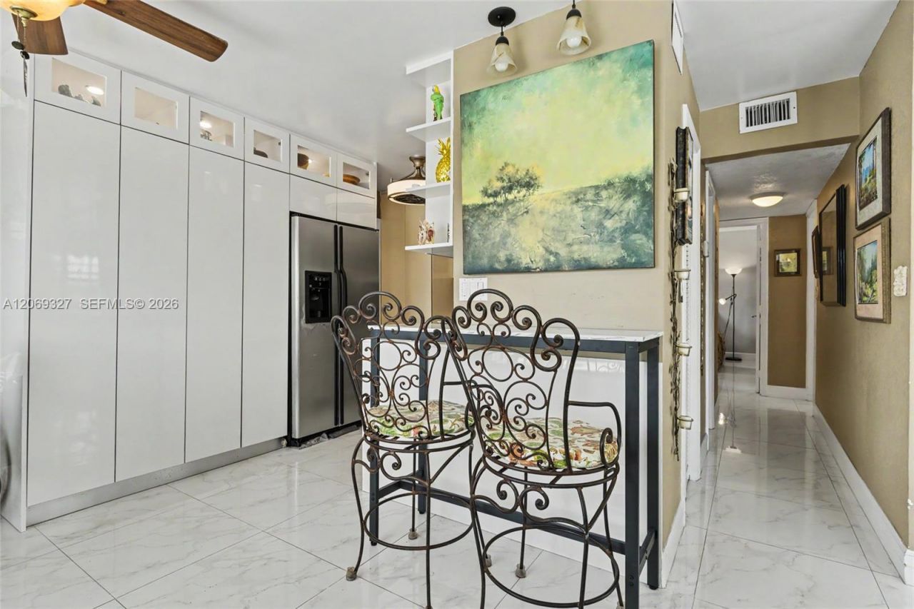 350 S Shore Dr, Unit 15, Miami Beach, FL 33141 Photo
