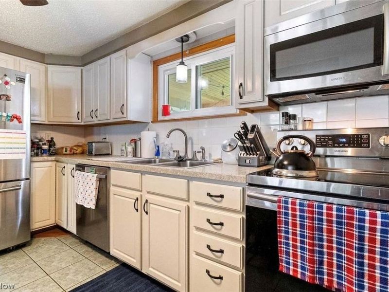 706 Overlook Drive, Wintersville, OH 43953 Photo 18