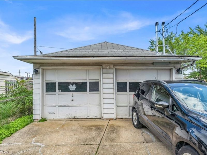 14152 Berwyn Avenue, Unit 2/UP, Cleveland, OH 44111 Photo 19
