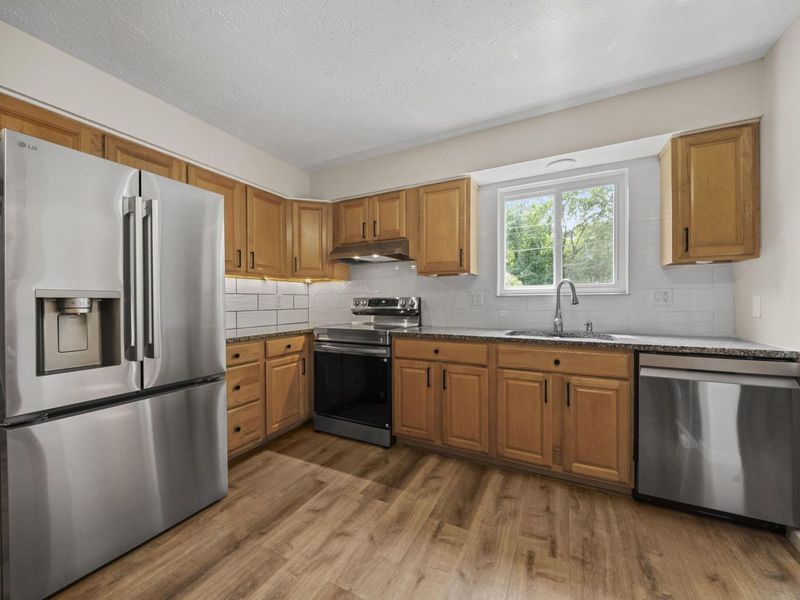 1993 Charmingfare Street, Columbus, OH 43228 Photo 7