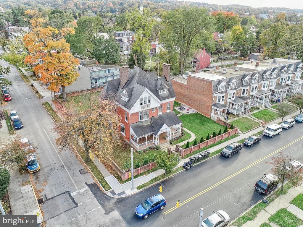 58 E COTTAGE PLACE, YORK, PA 17401