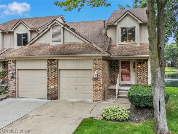 54124 Buccaneers Bay, Shelby Township, Mi 48316