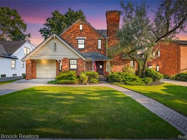 18165 Kinross Avenue, Beverly Hills Village, Mi 48025