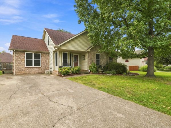 2008 Waterford Dr , Old Hickory, TN 37138