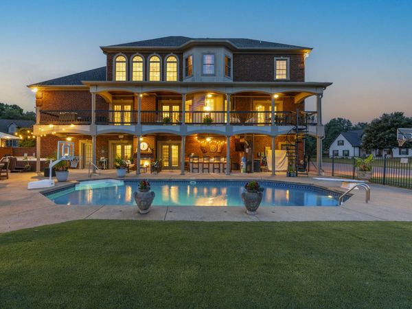 2020 Shoreline Dr , Mount Juliet, TN 37122