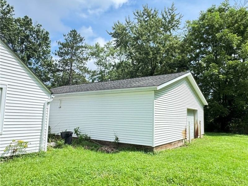 547 Ewart Road, Akron, OH 44312 Photo 3