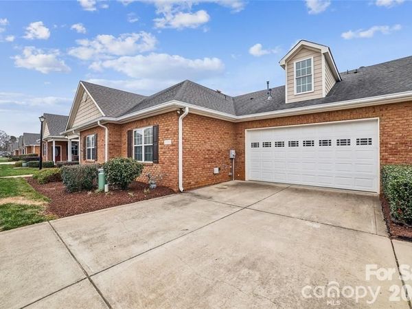 8310 Glacier Drive , Denver, NC 28037