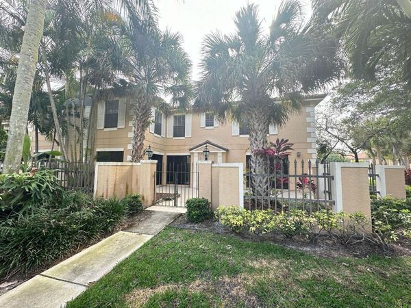 356 PRESTWICK Circle, Unit 1, Palm Beach Gardens, FL 33418