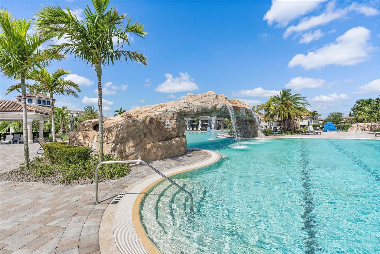 18114 Gawthrop Drive, Unit 103, Bradenton, FL 34211 Photo