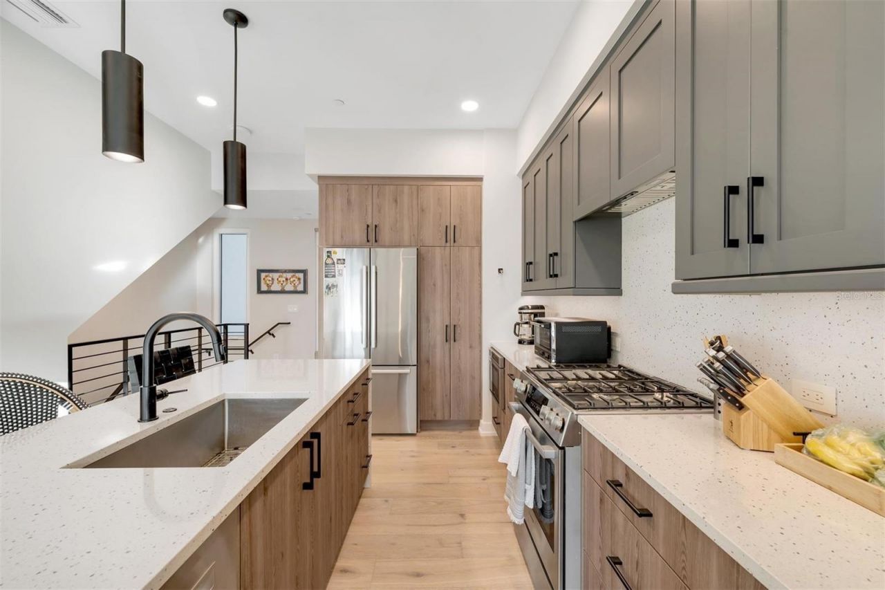 372 6th Street S, Unit 12, Saint Petersburg, FL 33701 Photo