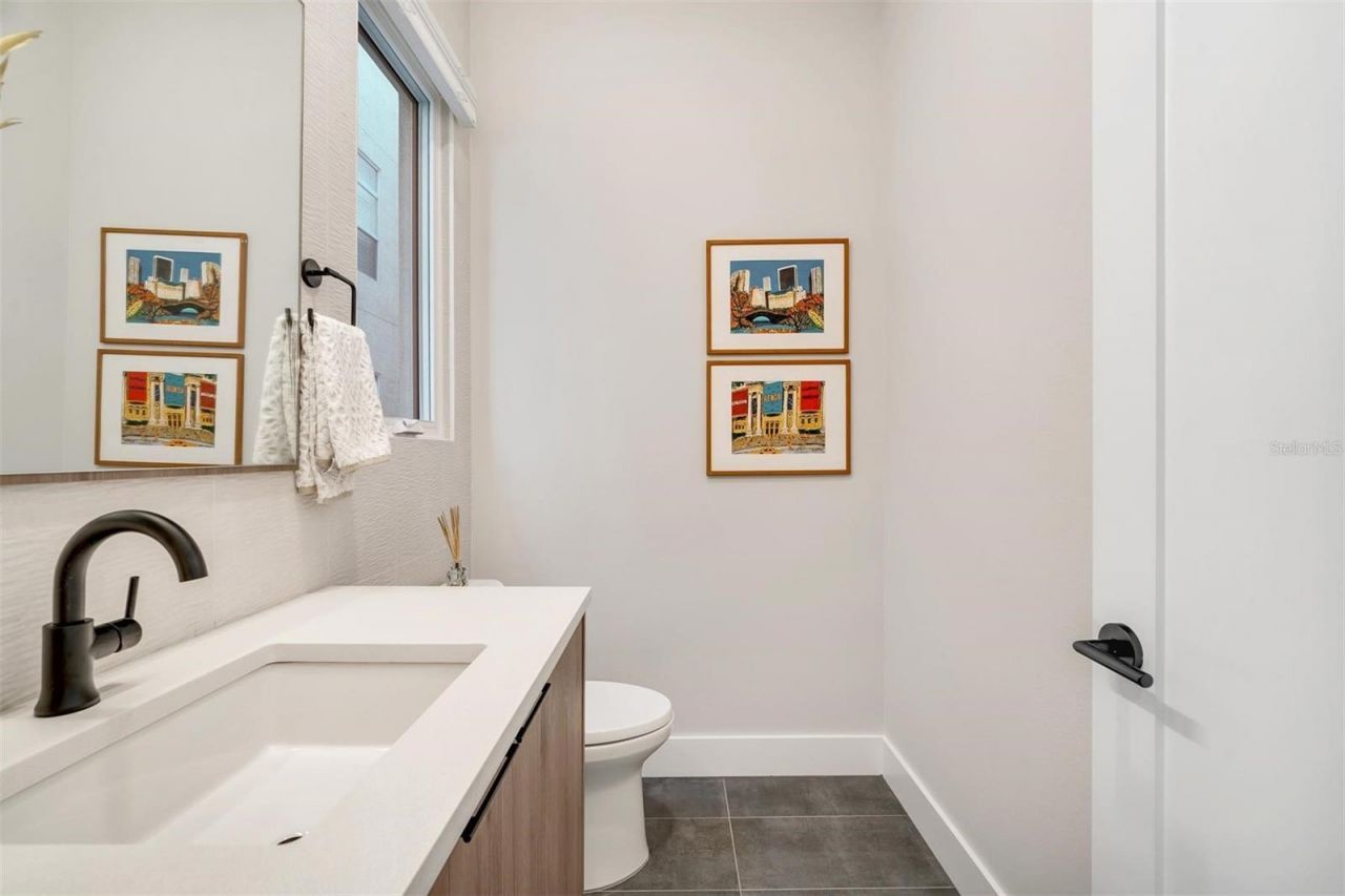 372 6th Street S, Unit 12, Saint Petersburg, FL 33701 Photo