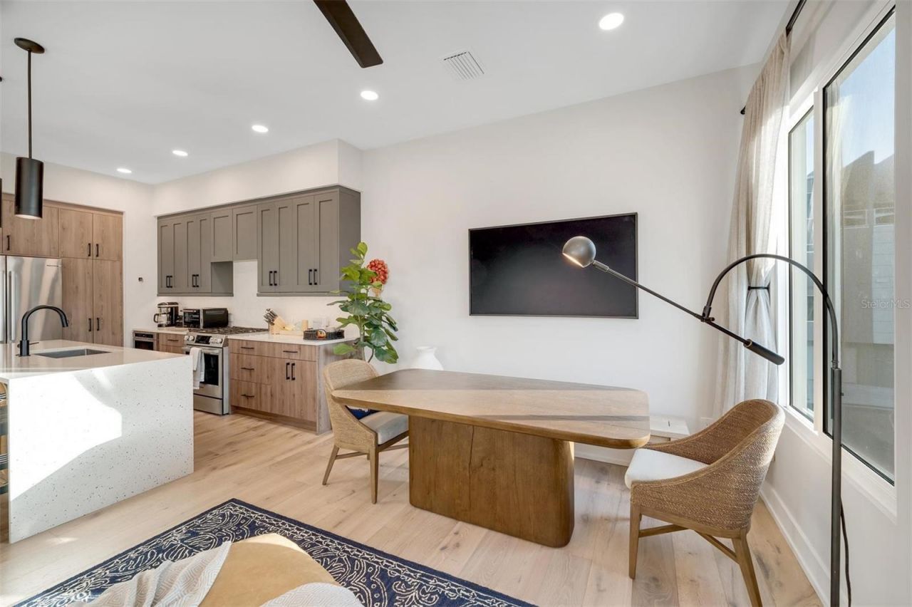 372 6th Street S, Unit 12, Saint Petersburg, FL 33701 Photo