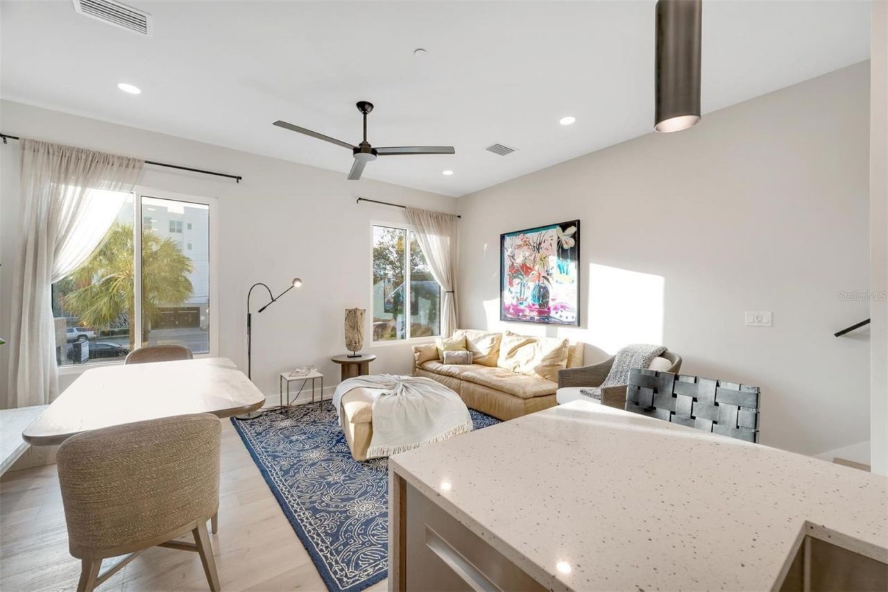 372 6th Street S, Unit 12, Saint Petersburg, FL 33701 Photo