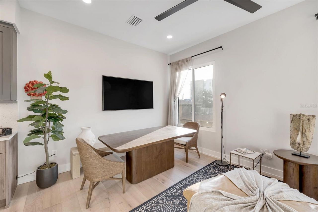 372 6th Street S, Unit 12, Saint Petersburg, FL 33701 Photo