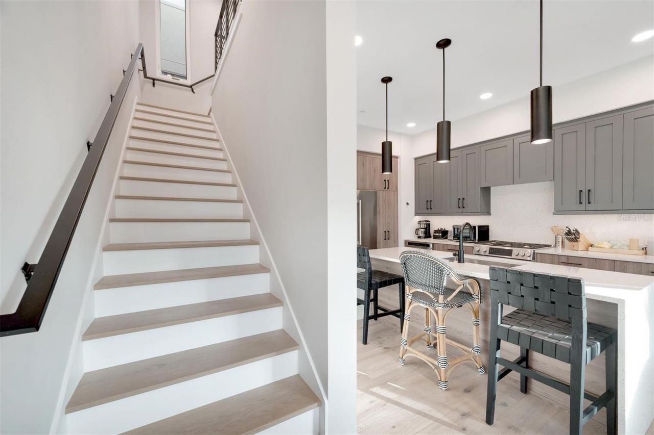 372 6th Street S, Unit 12, Saint Petersburg, FL 33701 Photo