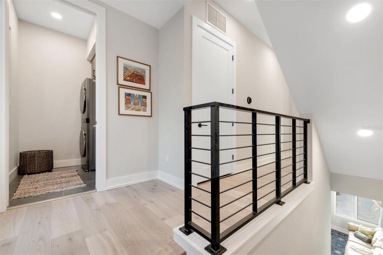 372 6th Street S, Unit 12, Saint Petersburg, FL 33701 Photo