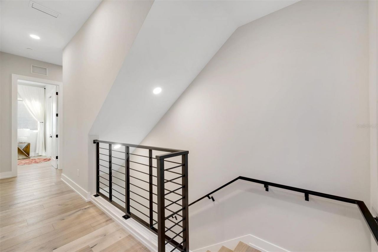 372 6th Street S, Unit 12, Saint Petersburg, FL 33701 Photo