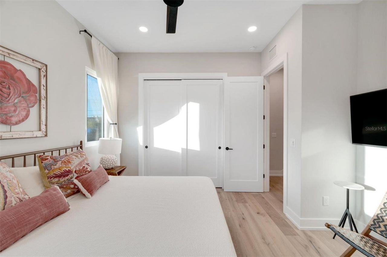 372 6th Street S, Unit 12, Saint Petersburg, FL 33701 Photo