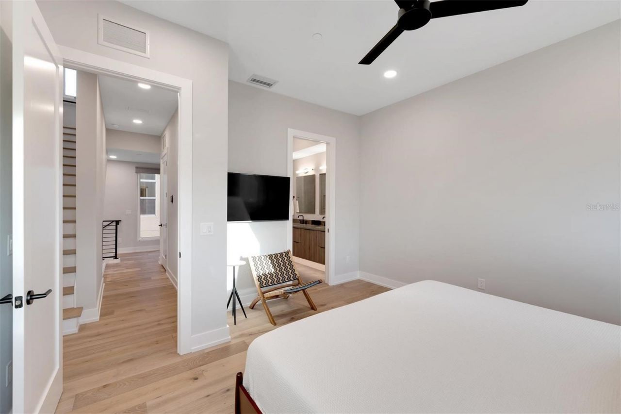 372 6th Street S, Unit 12, Saint Petersburg, FL 33701 Photo