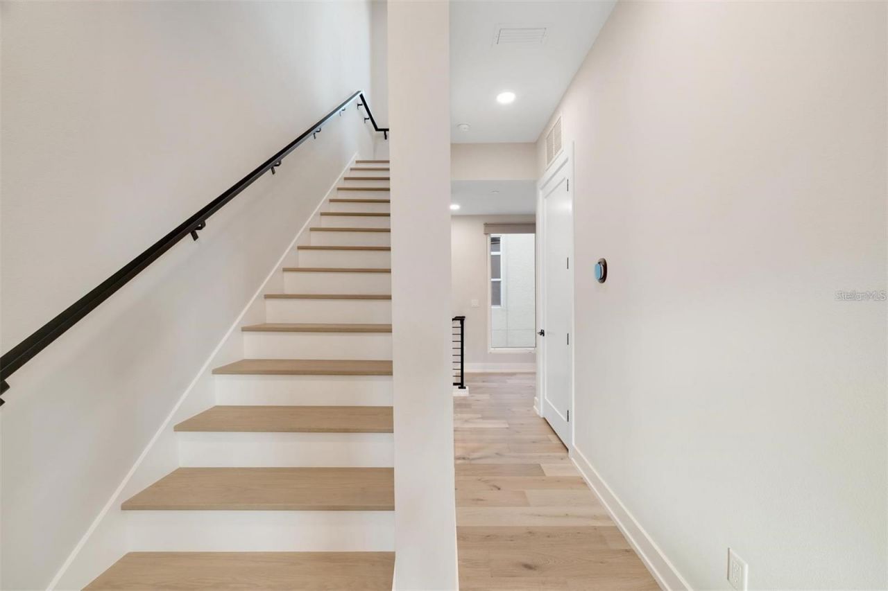 372 6th Street S, Unit 12, Saint Petersburg, FL 33701 Photo