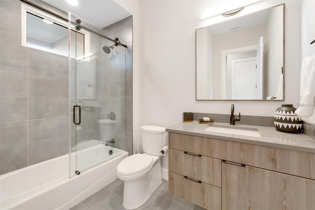 372 6th Street S, Unit 12, Saint Petersburg, FL 33701 Photo