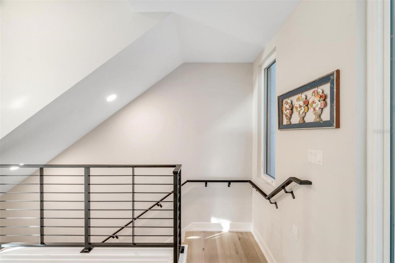 372 6th Street S, Unit 12, Saint Petersburg, FL 33701 Photo